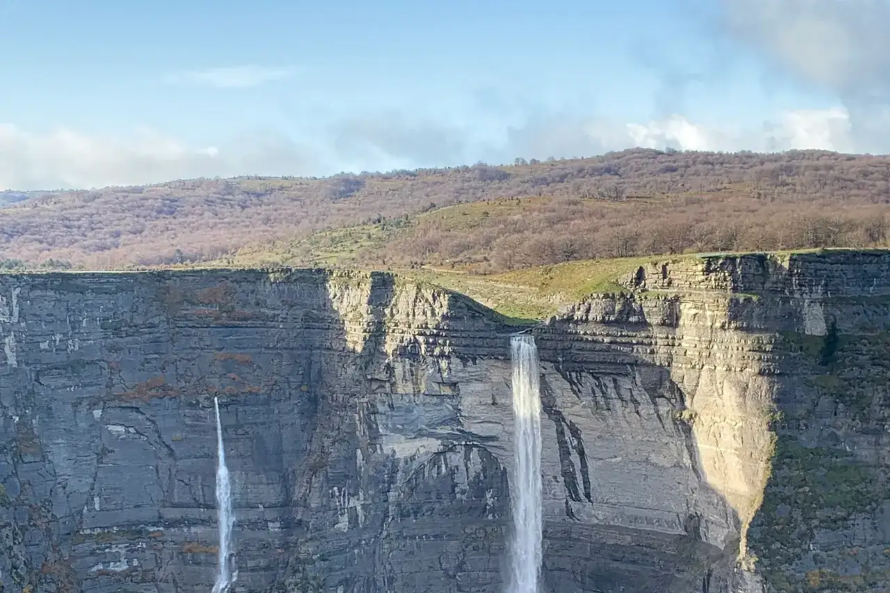 Salto Nervión visto desde Unzá. 2023.